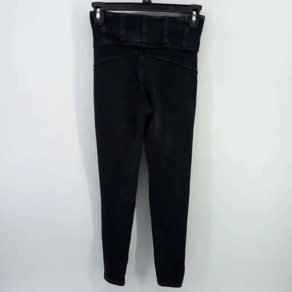 NWT Free People Movement Hybrid Leggings Black Gray Exposed Hem XS - Picture 12 of 15
